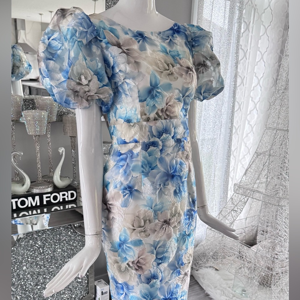 New 🪻Chic Floral Midi Dress in Blue and Cream - Picture 6 of 17